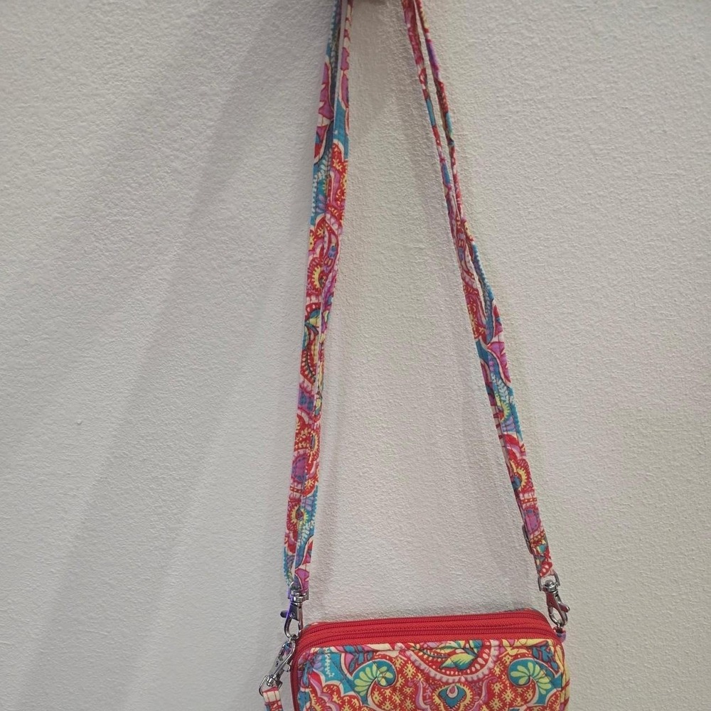Vera Bradley All-In-One Crossbody Wallet NEW
